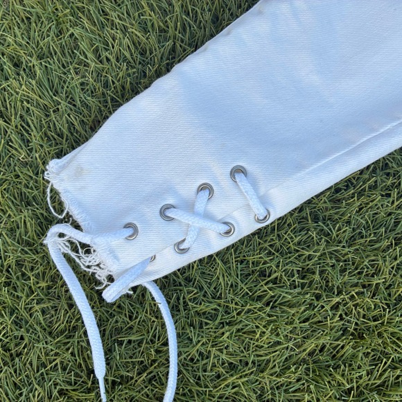 Levis 711 Skinny Jeans Womens Size 26 W25 L25 White Ankle Grommet Raw Hem - Picture 6 of 6